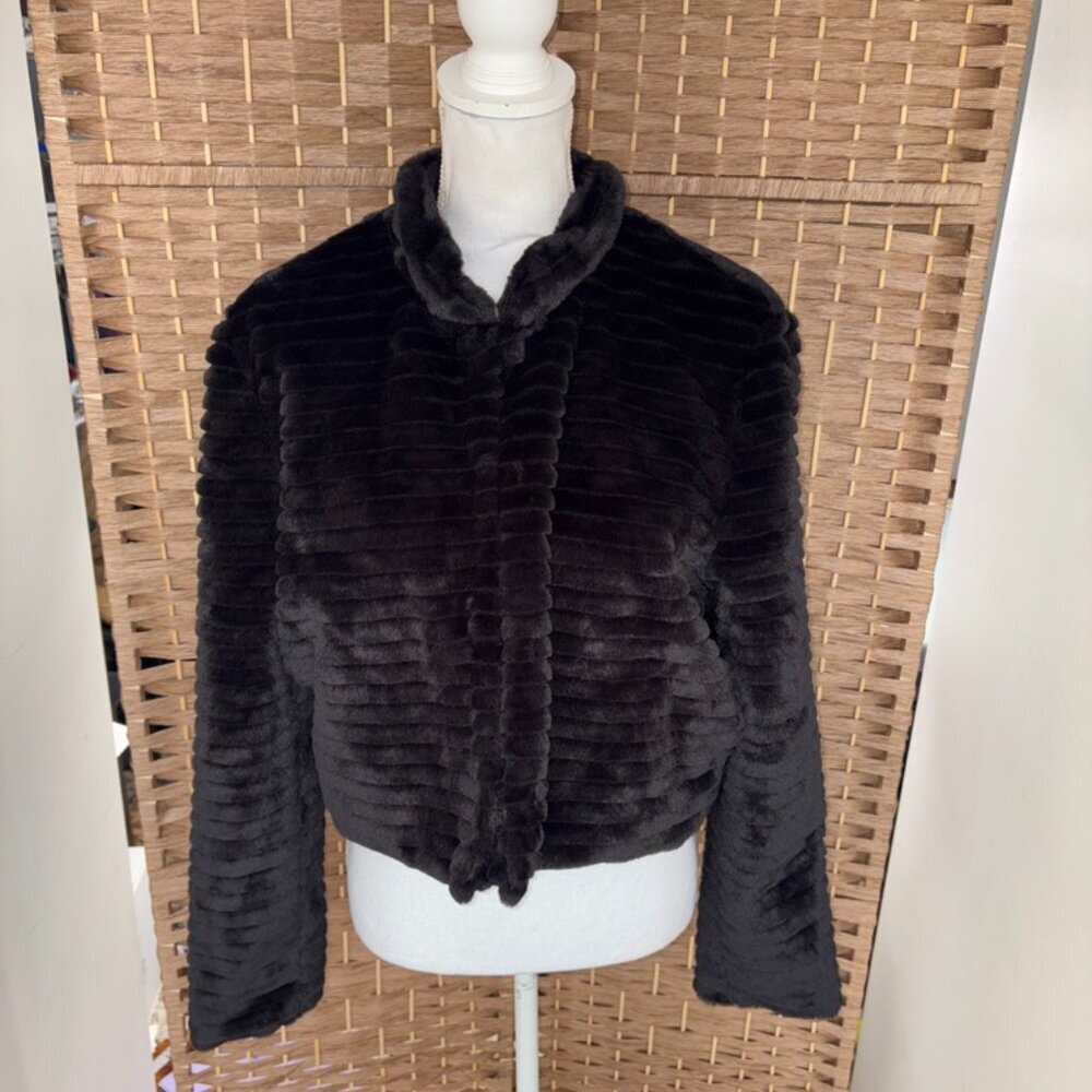 NEW NWT Betsey Johnson Faux Fur Mini Chubby Black Crop size XL Timeless!